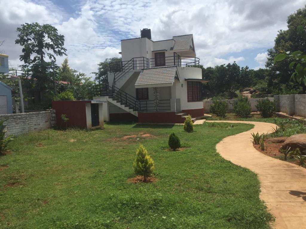 Raj Cliff Top Villa ييلاجيري المظهر الخارجي الصورة
